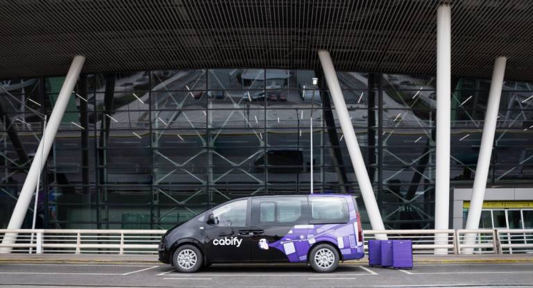 Cabify invierte US$ 25 millones para partir en mayo como transporte oficial del Aeropuerto de Santiago