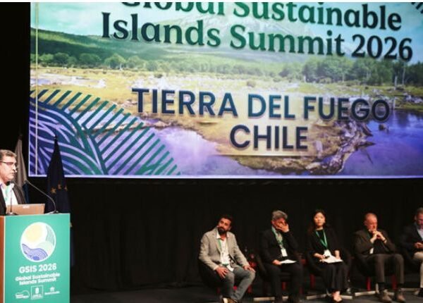 Tierra del Fuego pone el turismo sustentable en el mapa mundial: único chileno en cumbre de islas