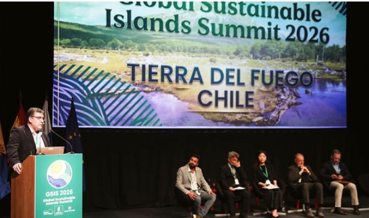 Tierra del Fuego pone el turismo sustentable en el mapa mundial: único chileno en cumbre de islas