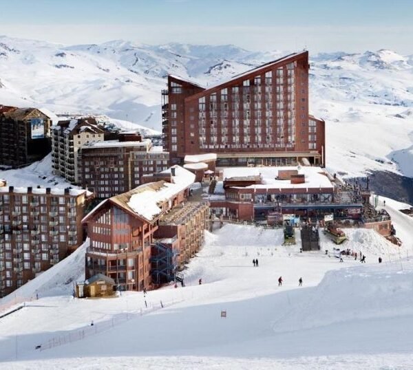 Valle Nevado y La Parva aceleran inversiones para una temporada marcada por el turista brasileño