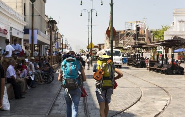 Récord histórico de turistas de larga distancia en Chile en primer semestre